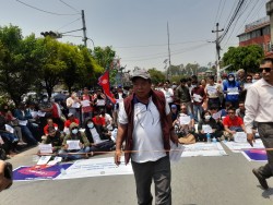 विभिन्न माग राख्दै महाविर पुन धर्नामा